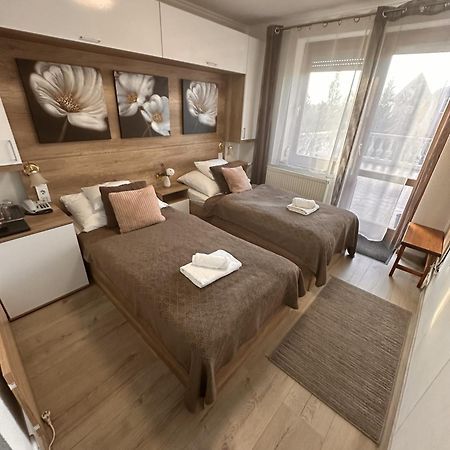 Le Rose Hotel Будапеща Екстериор снимка