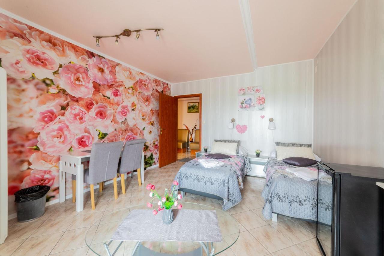 Le Rose Hotel Будапеща Екстериор снимка