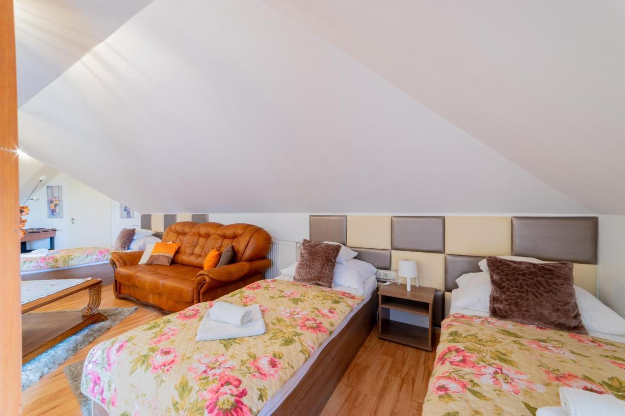 Le Rose Hotel Будапеща Екстериор снимка