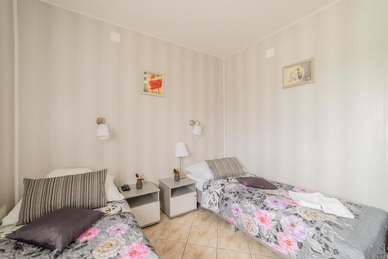 Le Rose Hotel Будапеща Екстериор снимка
