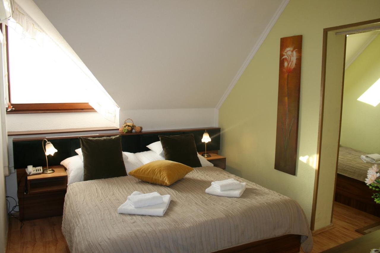 Le Rose Hotel Будапеща Екстериор снимка