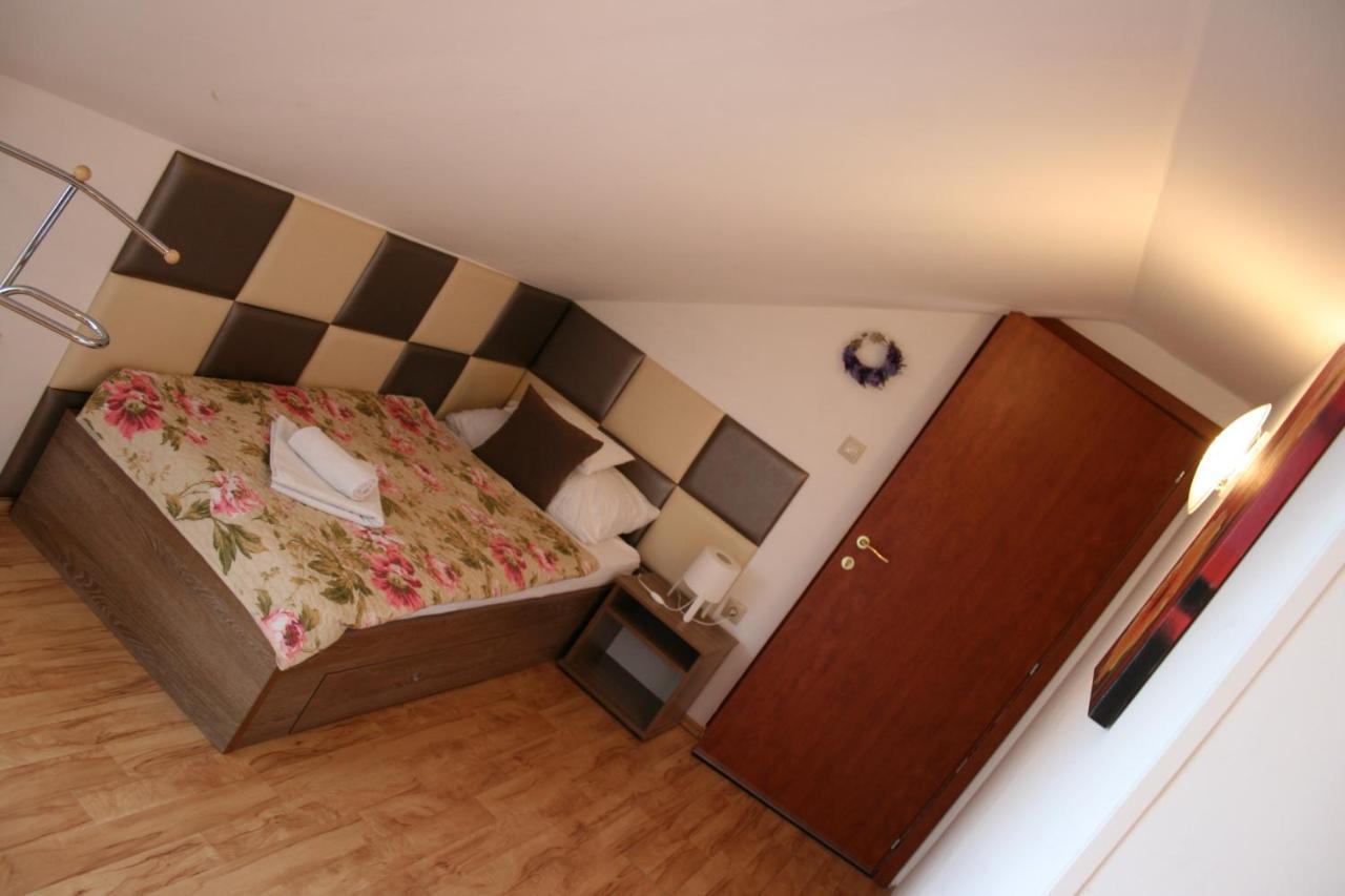 Le Rose Hotel Будапеща Екстериор снимка