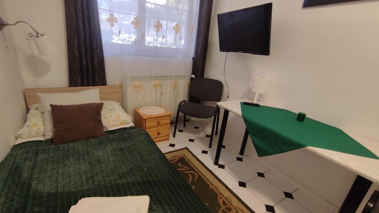 Le Rose Hotel Будапеща Екстериор снимка