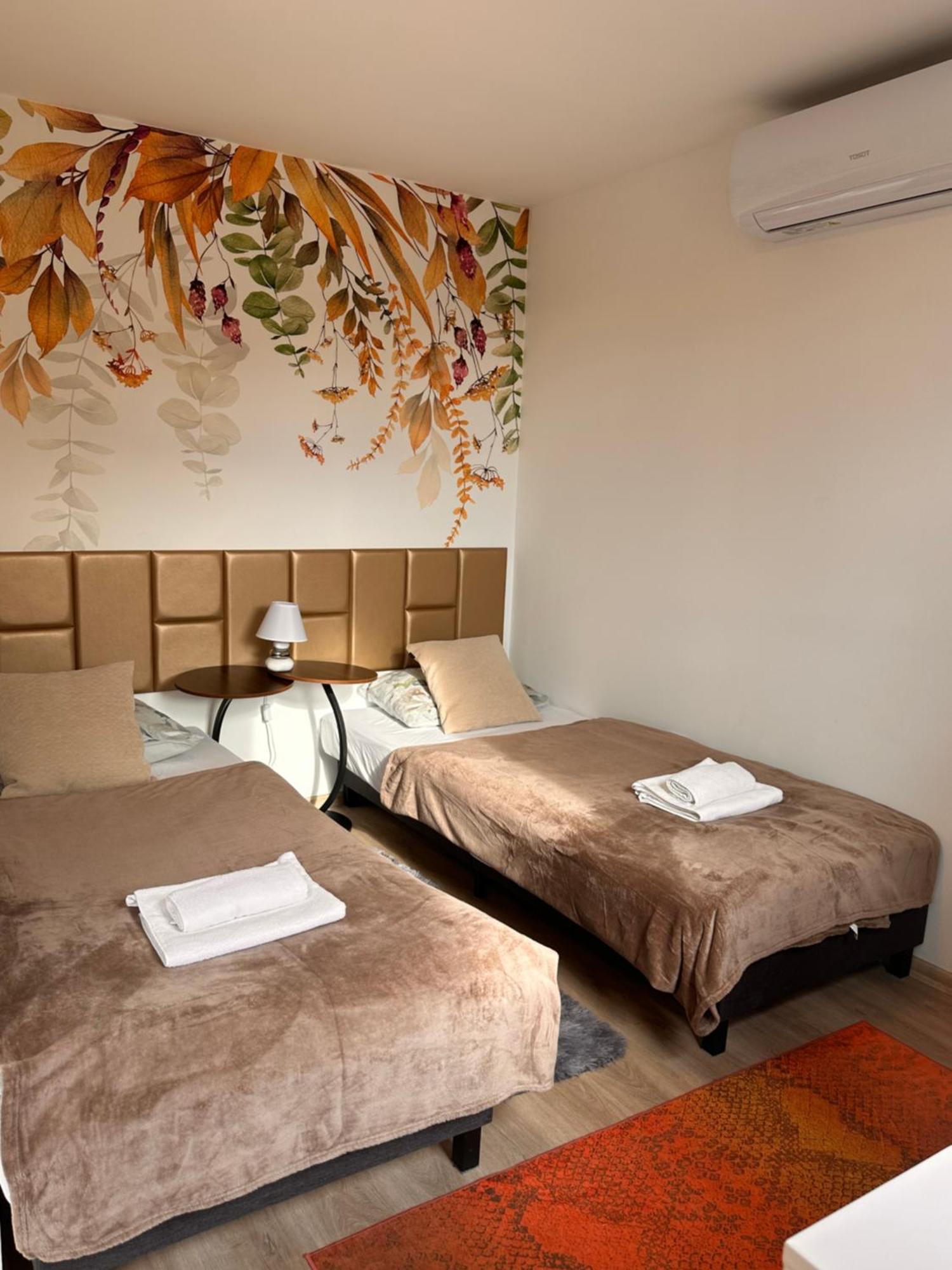 Le Rose Hotel Будапеща Екстериор снимка