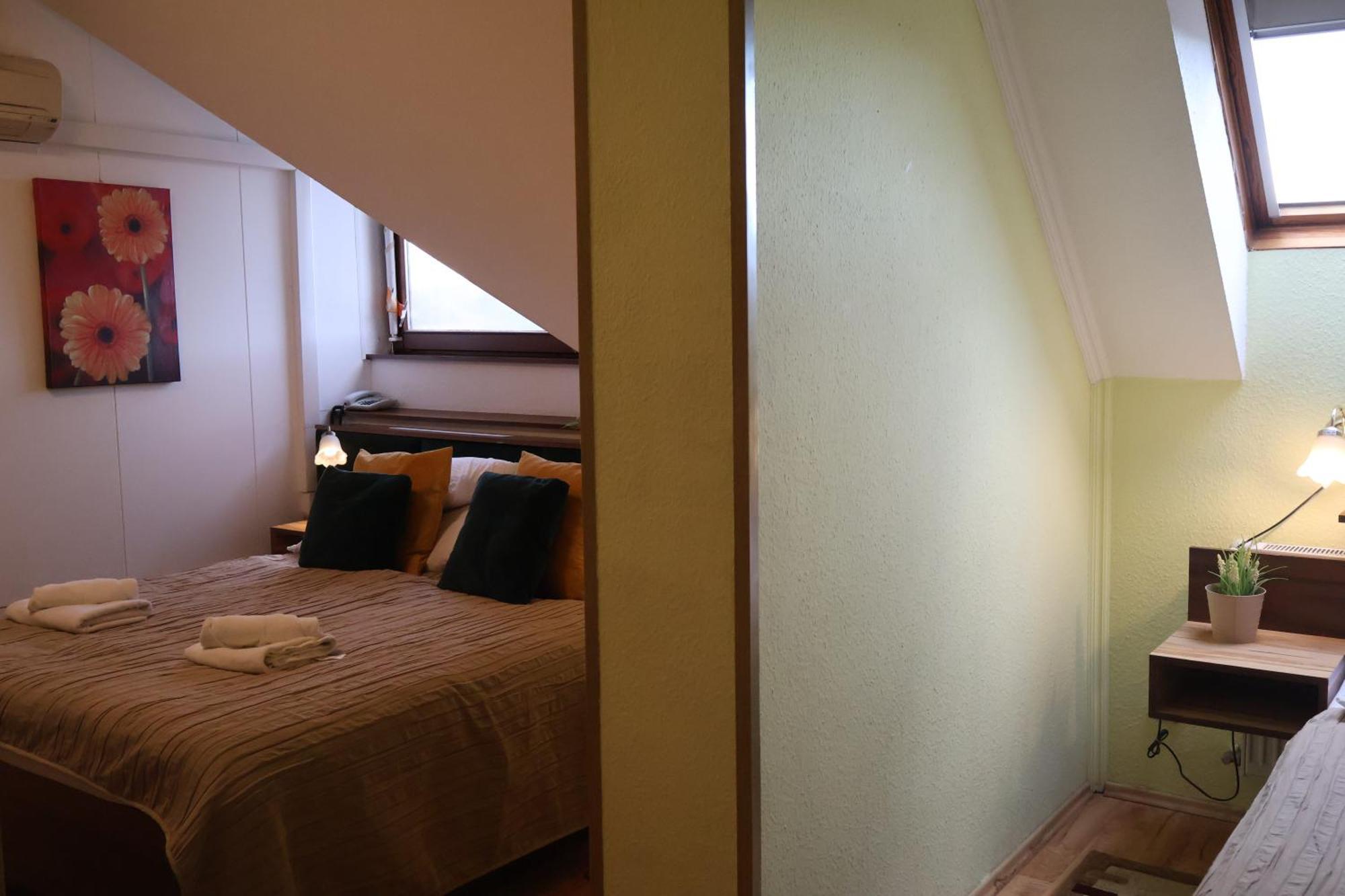 Le Rose Hotel Будапеща Екстериор снимка