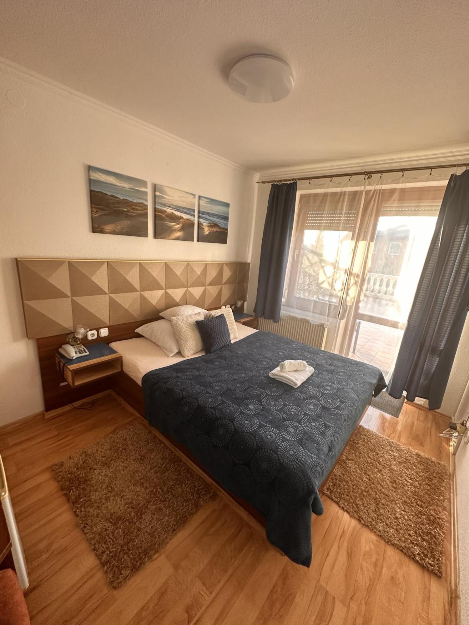 Le Rose Hotel Будапеща Екстериор снимка