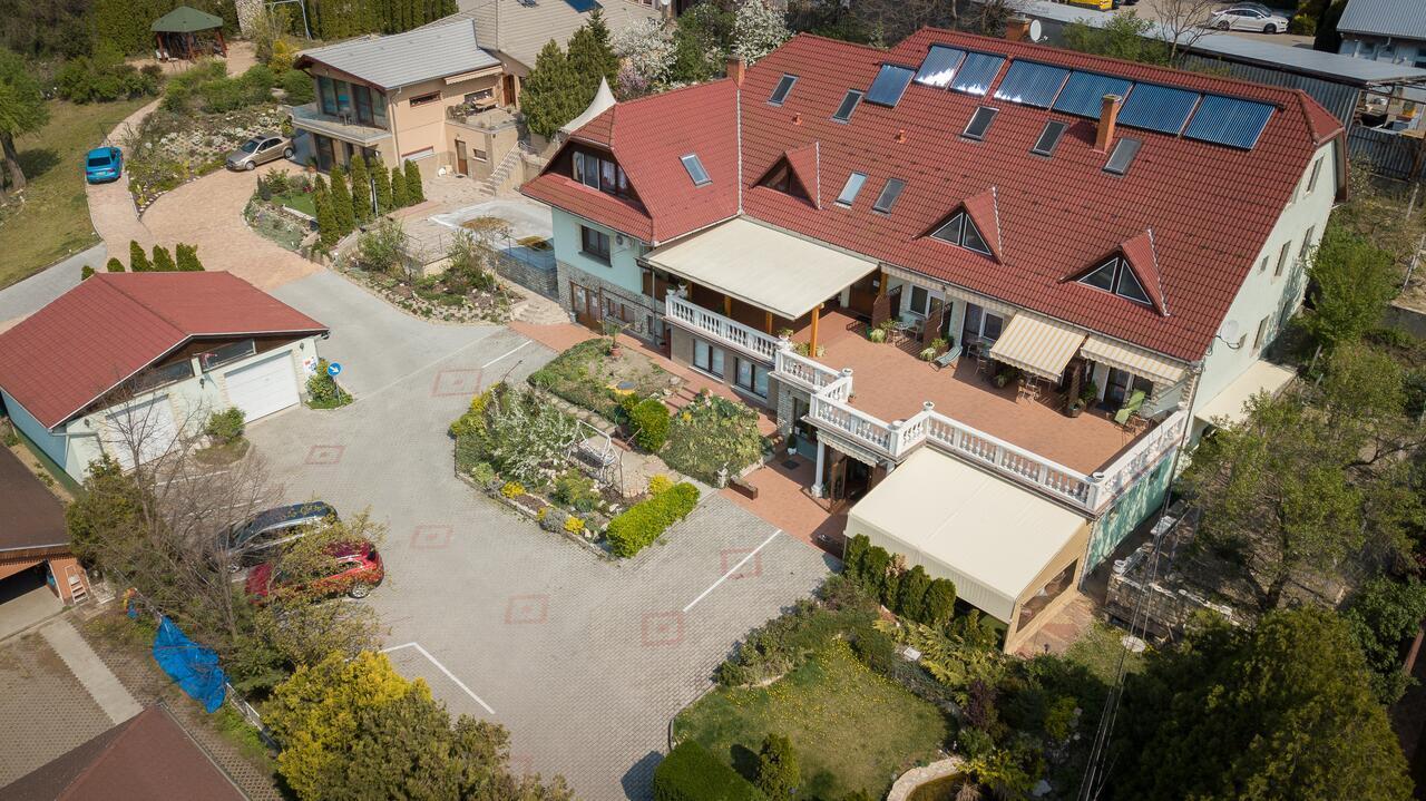 Le Rose Hotel Будапеща Екстериор снимка